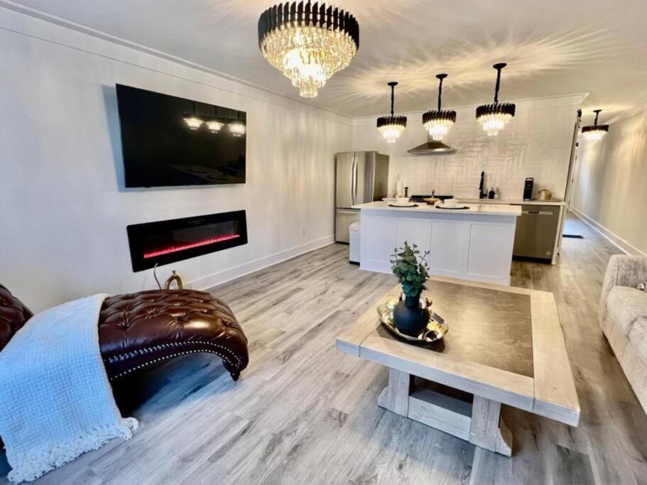 Luxury City Loft In Gainesville B エクステリア 写真